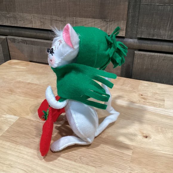 Annalee 75th Anniversary White Christmas Mouse W/Mittens 2010 Felt Plush 6.5" - Picture 2 of 5